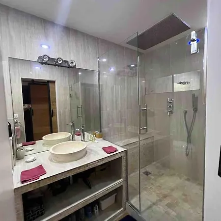 Apartment Artist Trip Paris